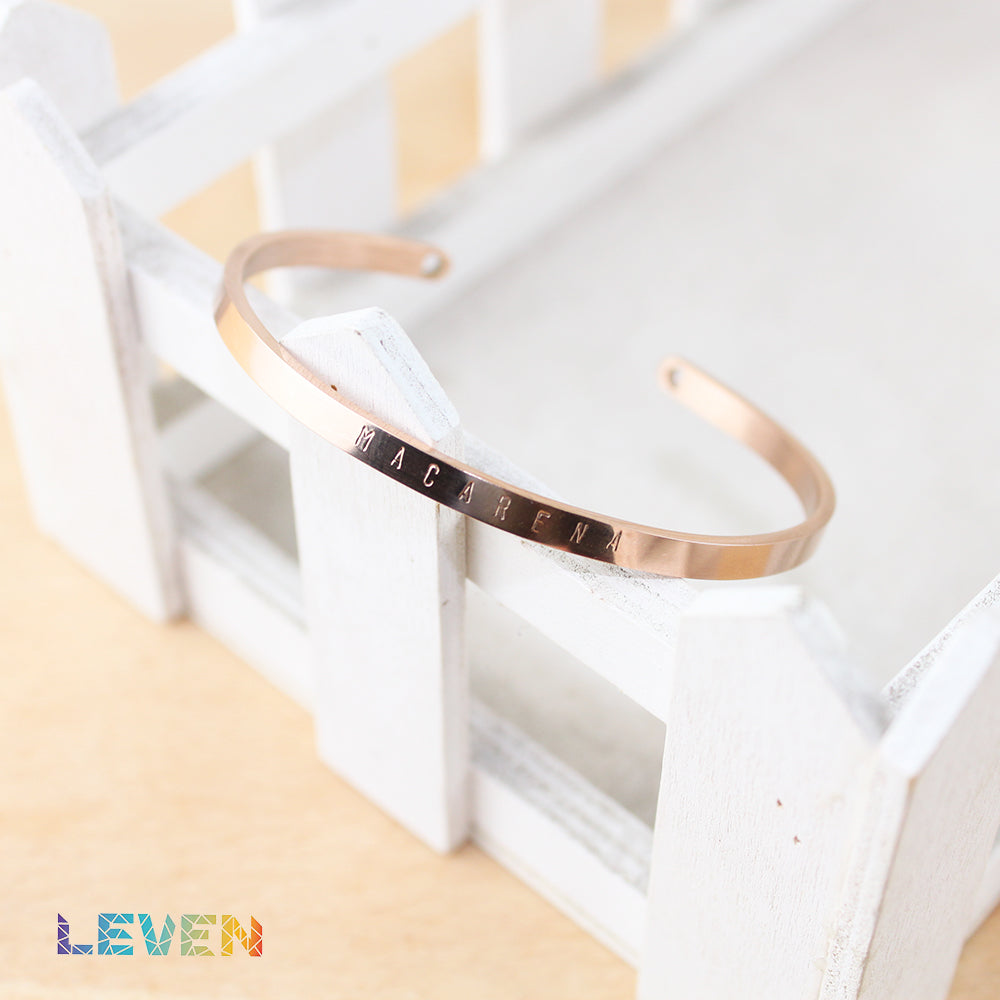 Brazalete 4mm grabada a mano