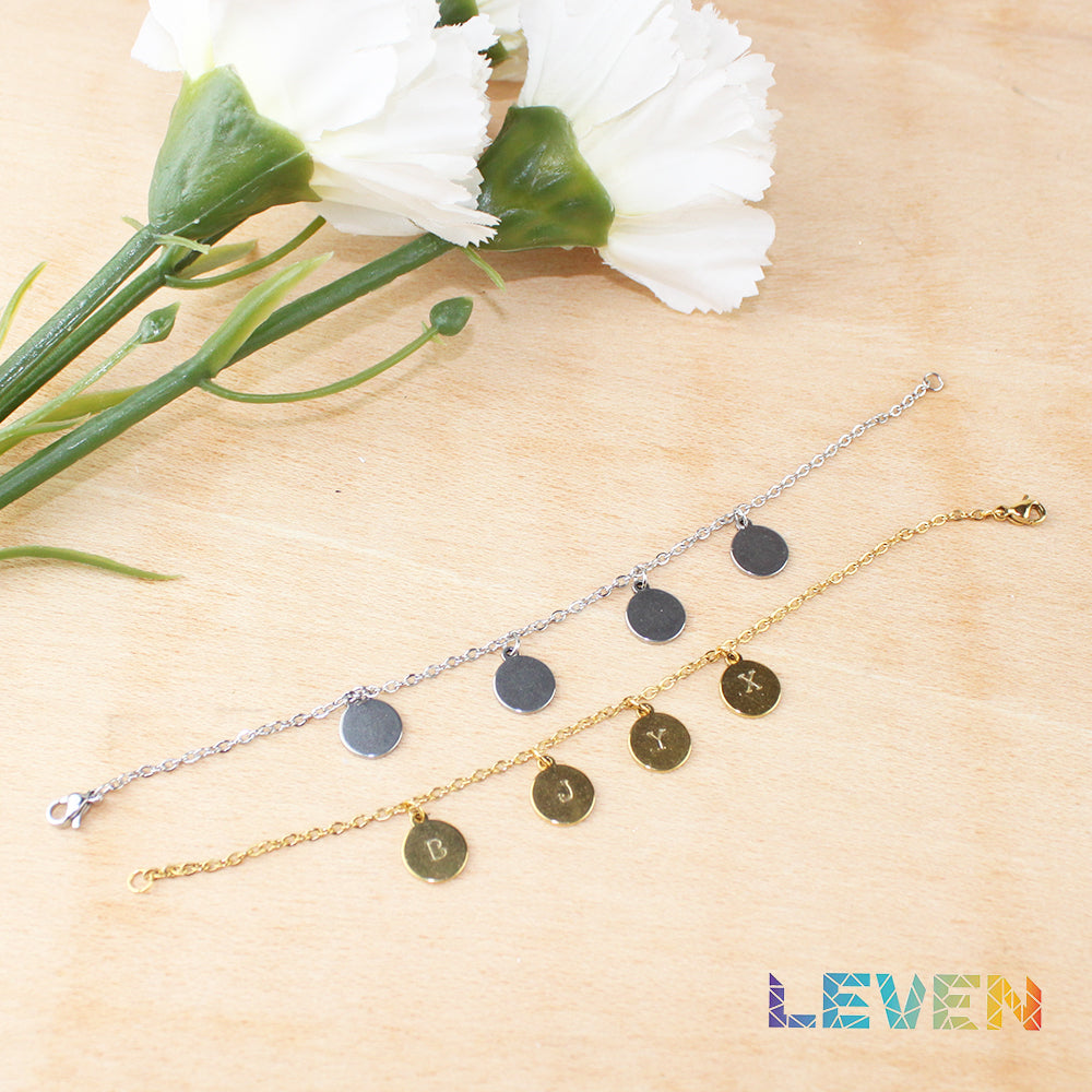Pulsera círculos con iniciales