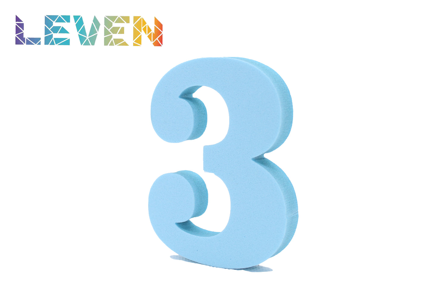Letras decorativas 7.5cm Celeste 3