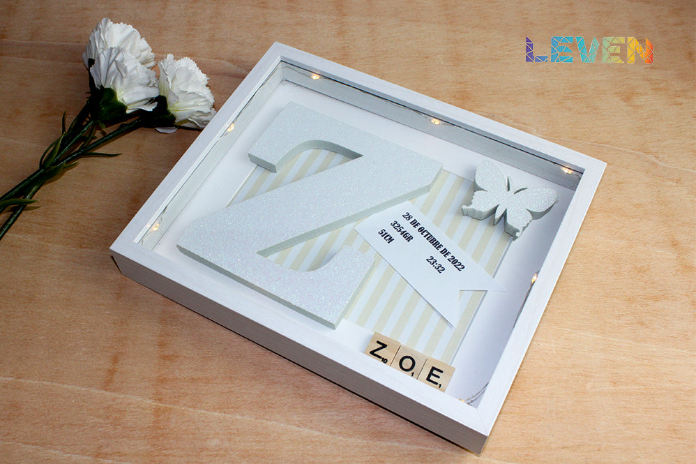 Marco personalizado Nacimiento Inicial Blanco CON luz